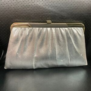 VTG ‘60’s HL Harry Levine Rhinestone Clasp Silver Lame’ Handbag